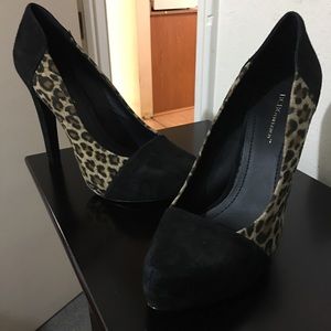 NWT BCBGENERATION PAULAS LEOPARD PRINT SUEDE PUMPS